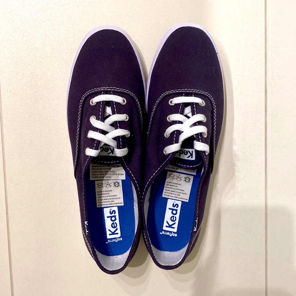 NEW Navy Keds - size 7.5